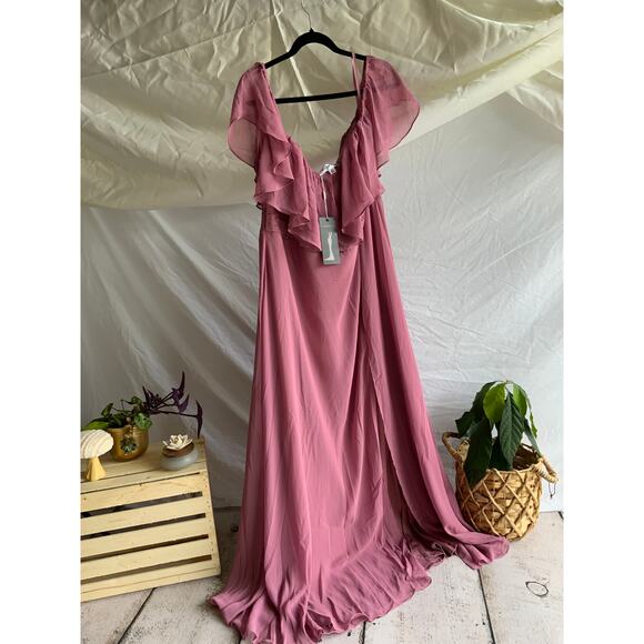 ever ÉMILE Plus Size Off the Shoulder Formal Bridesmaid Dress with Thigh Split - Picture 1 of 3